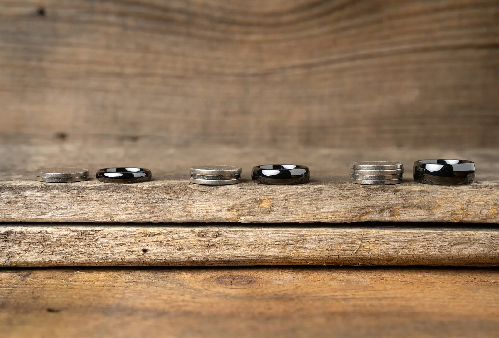 Black Ceramic Ring - Resilient Red