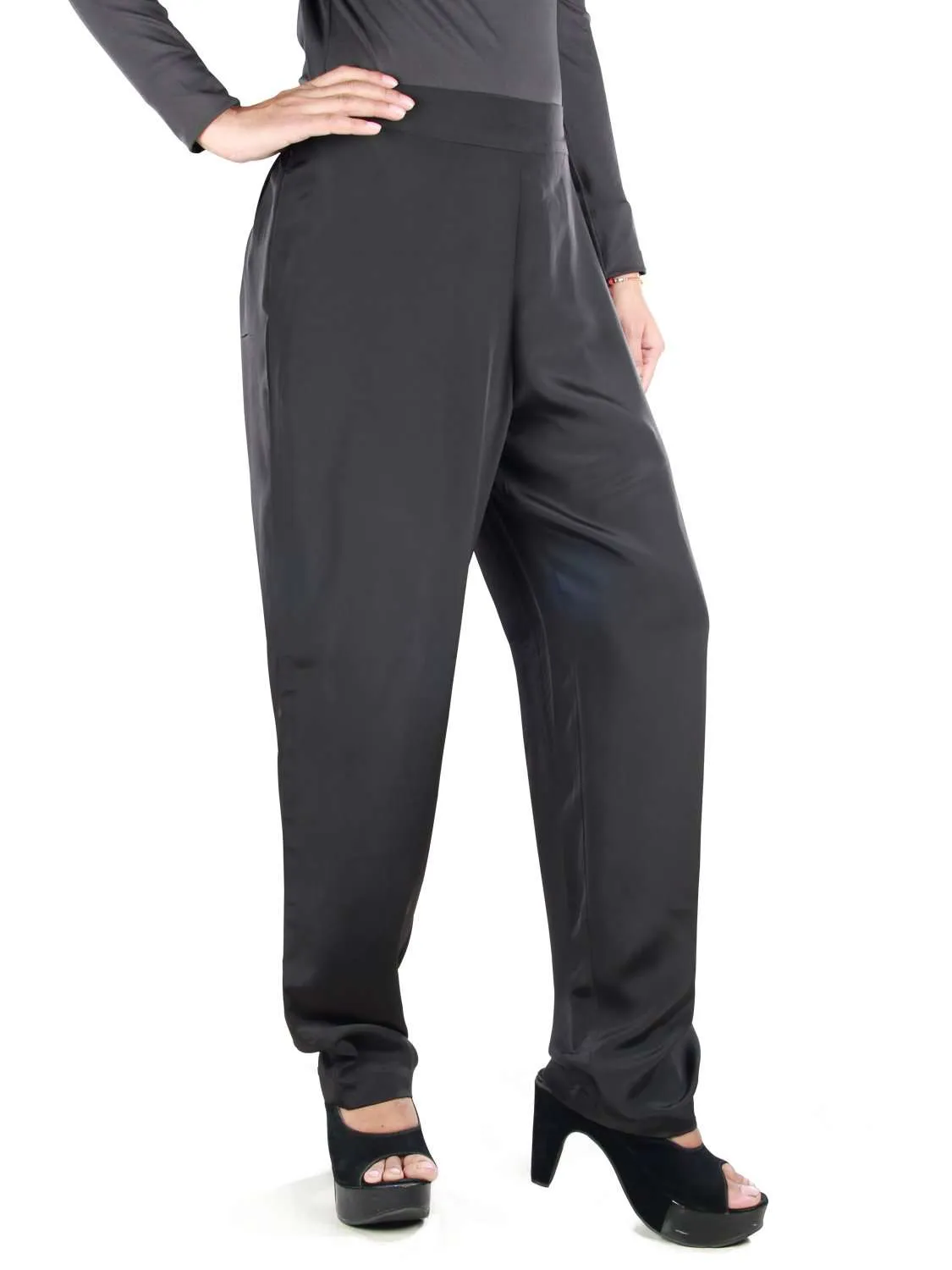 Naflah Black Pants