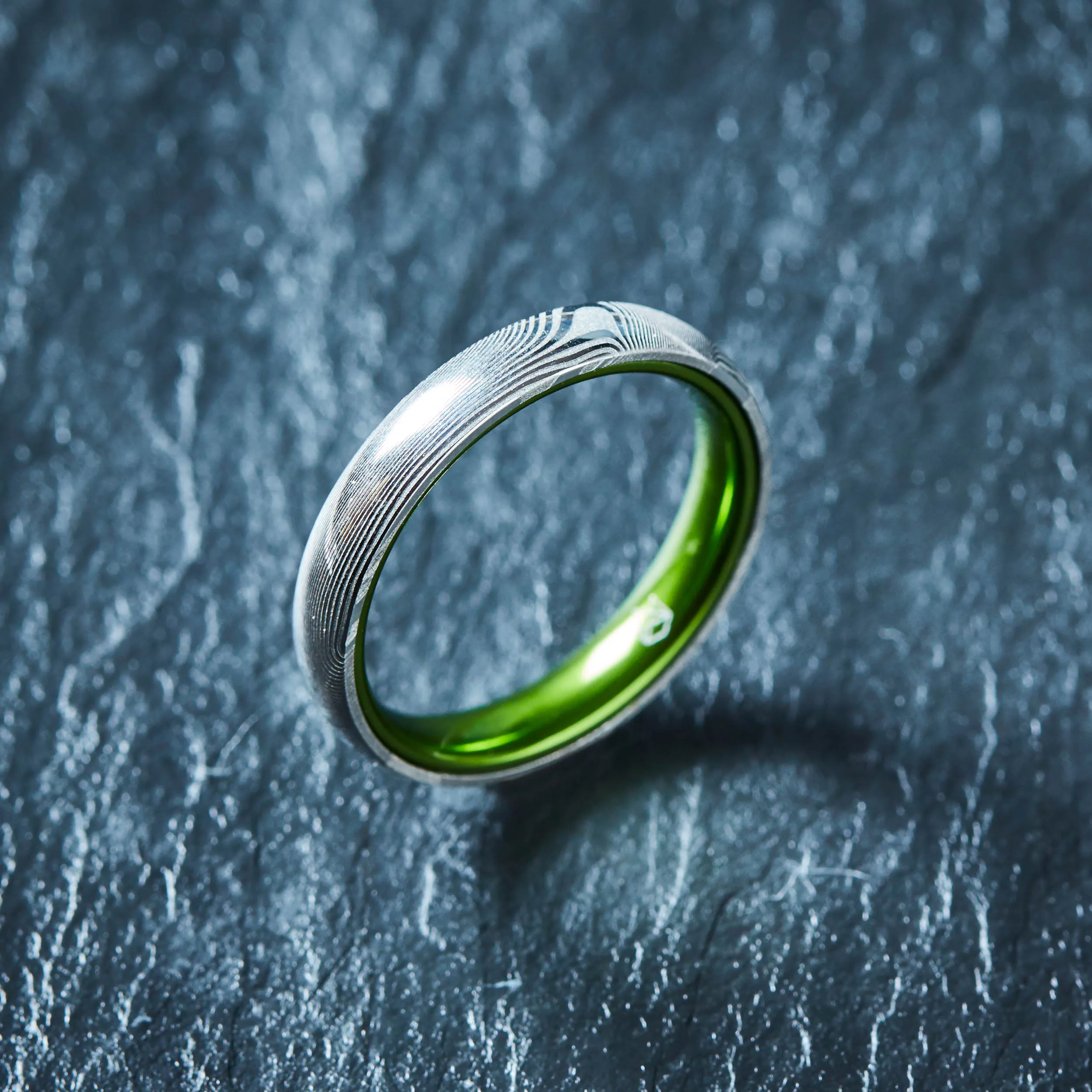 Wood Grain Damascus Steel Ring - Resilient Green - 4MM